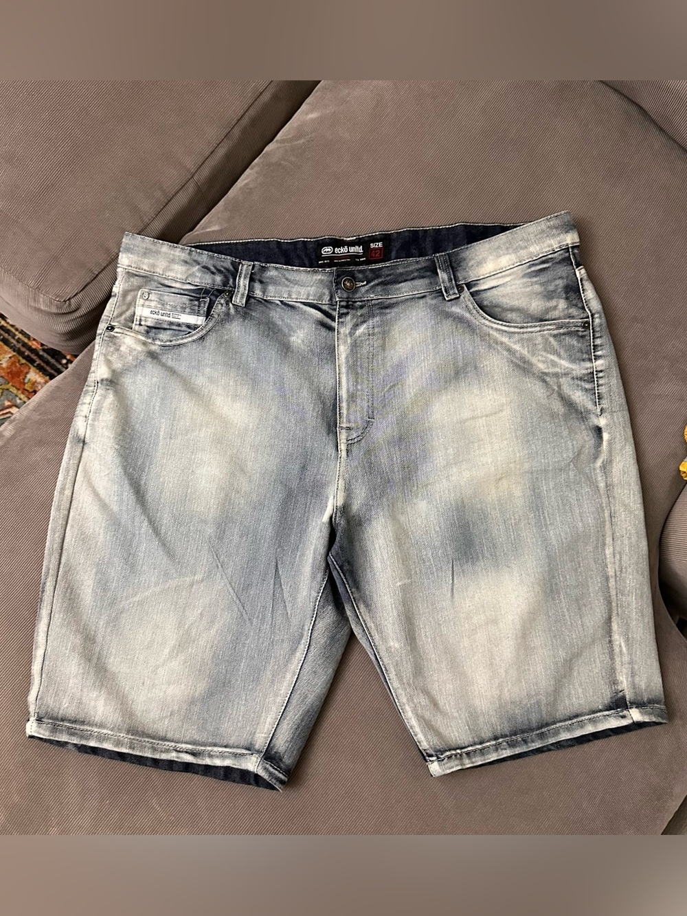 Ecko Unltd 1972 RawThentic Jean Shorts Men's Size 42 Light Wash 44x12